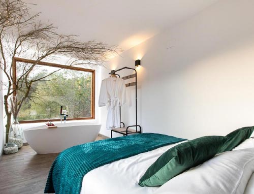 Cabaña en el bosque en Barcelona con bañera privada